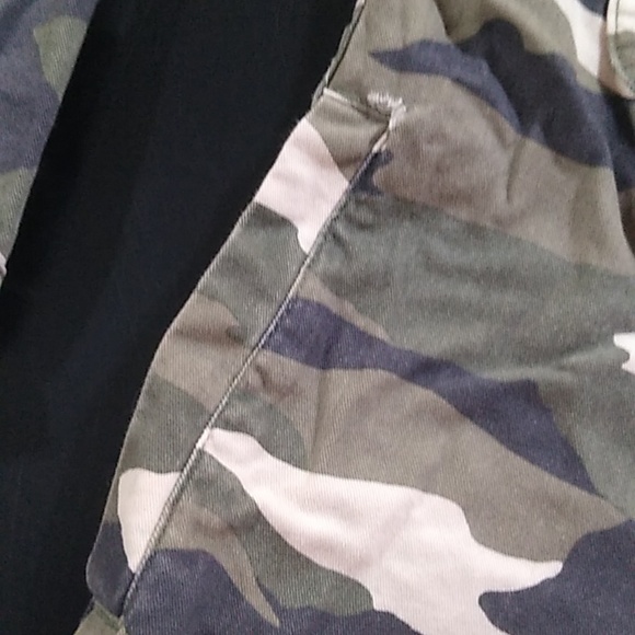 H&M Button-Up Camouflage Jacket Hoodie - Picture 7 of 10